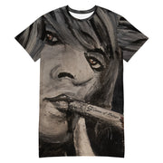 "Face of Cosmo" T-shirt dress - Queen of Melrose