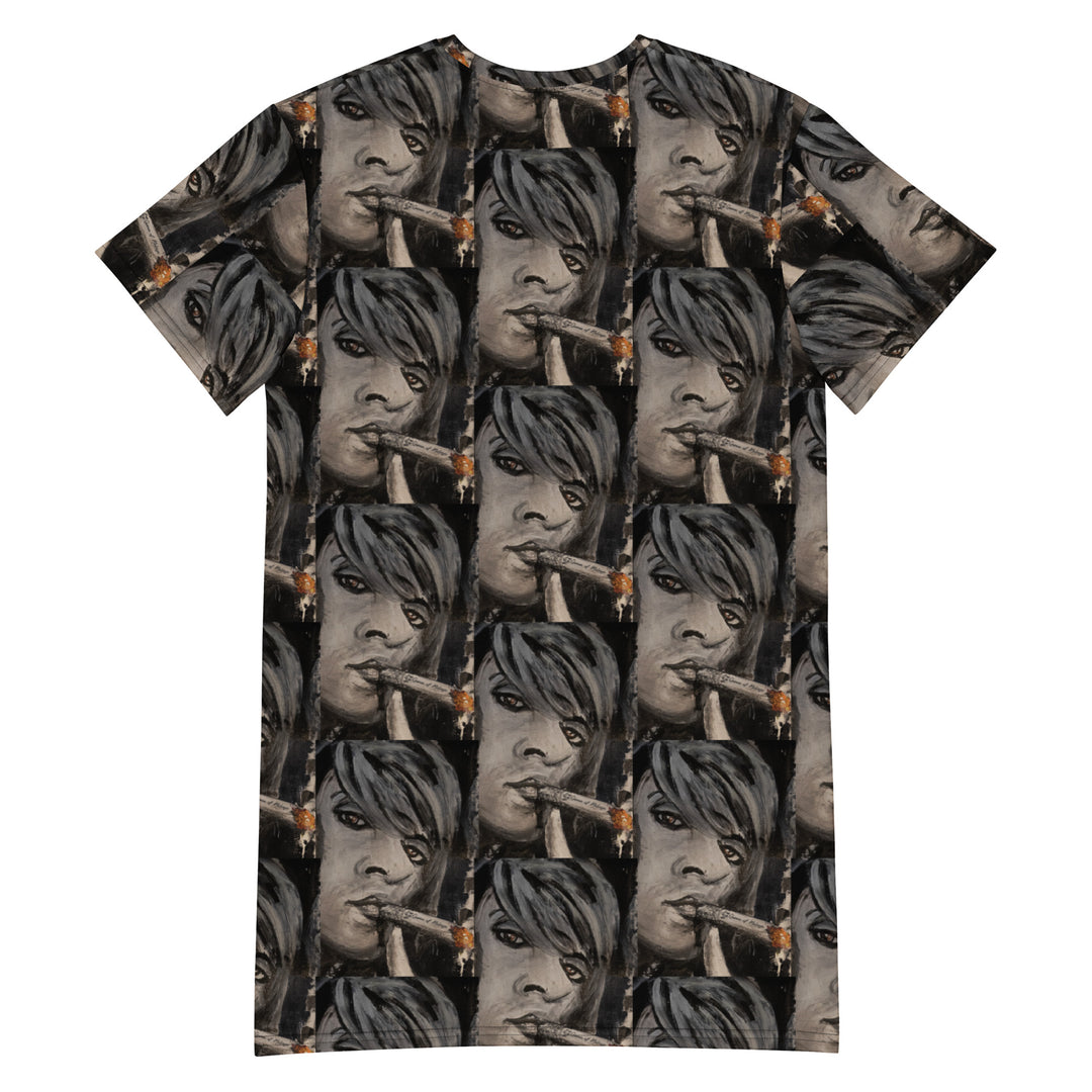 "Faces of Cosmo" All-Over T-shirt dress - Queen of Melrose