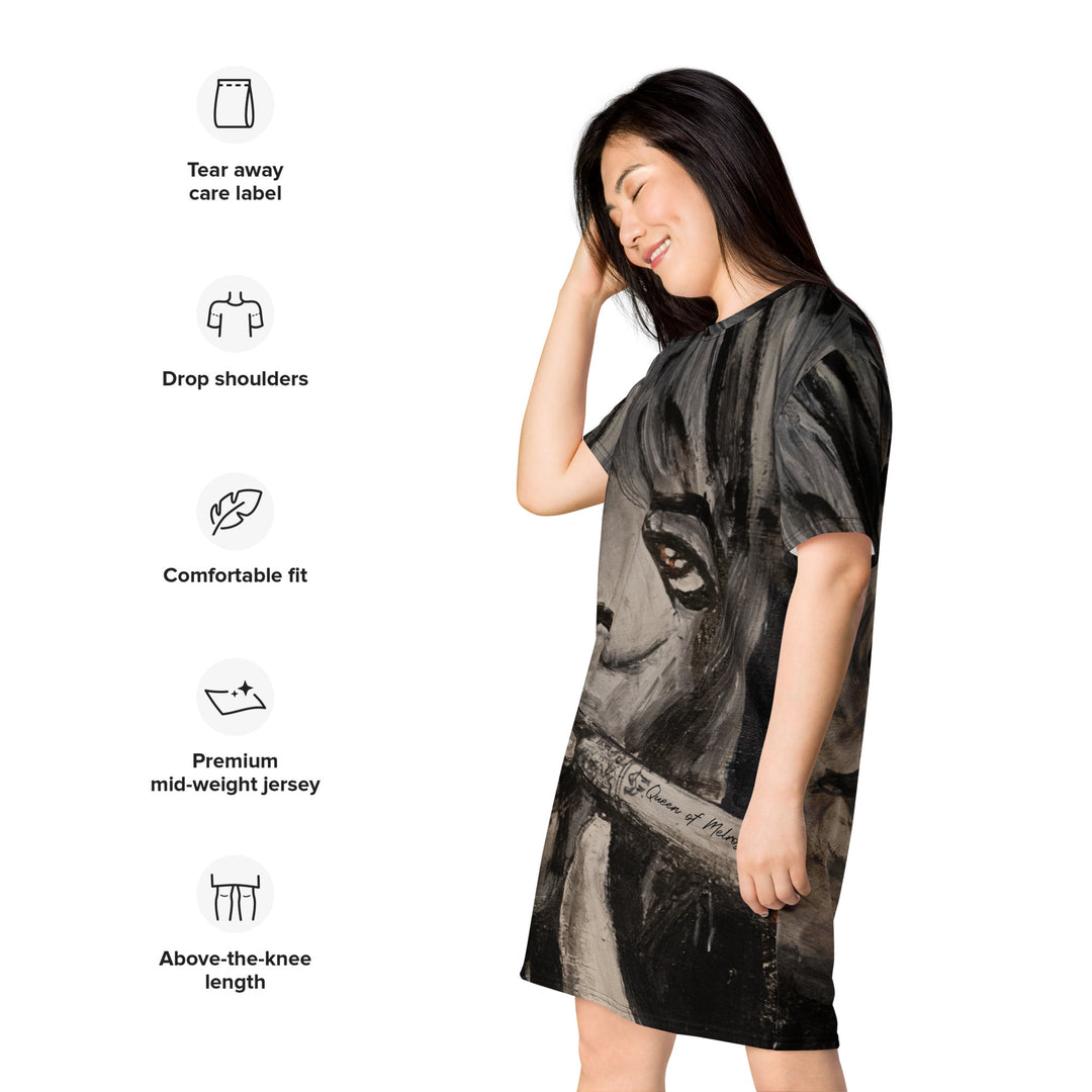 "Face of Cosmo" T-shirt Dress - Queen of Melrose